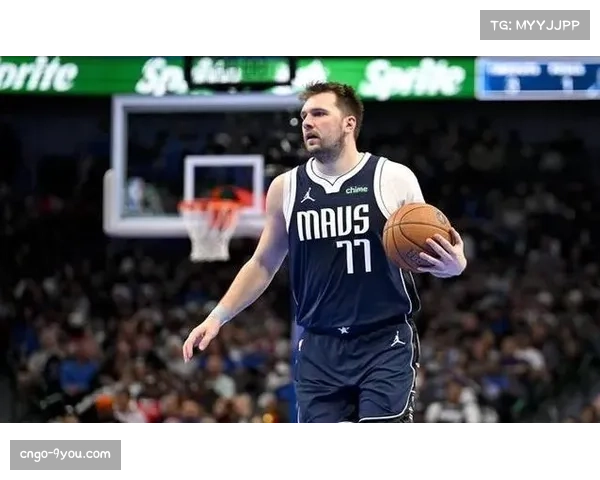 东契奇因抱怨判罚连吃两次技术犯规，生涯首次遭驱逐出场